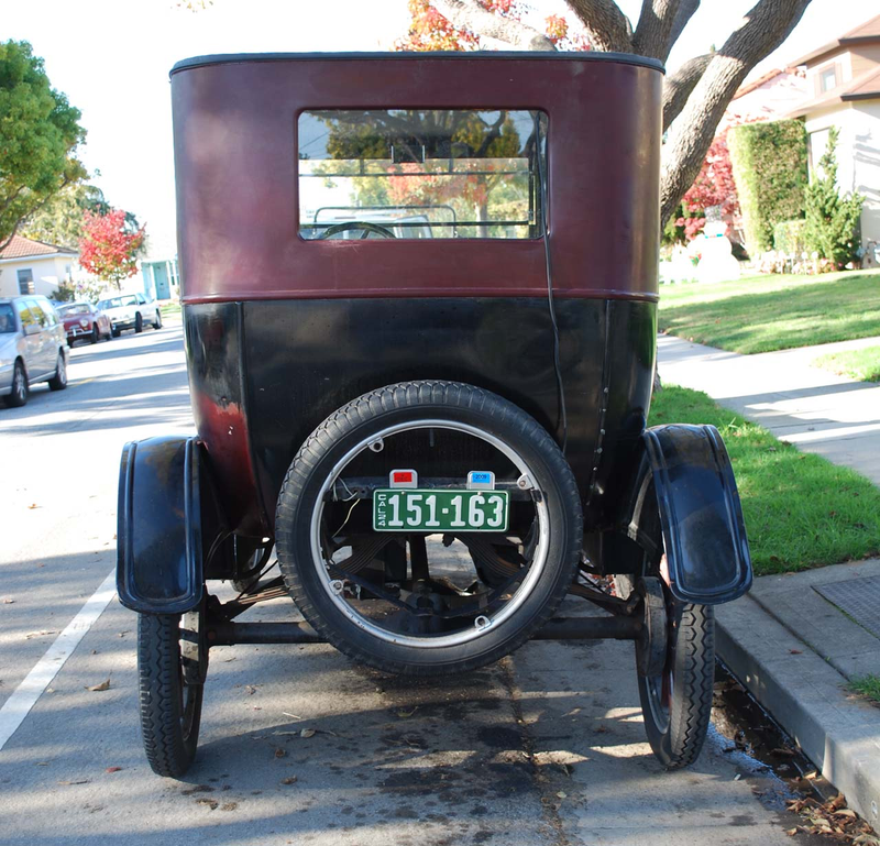 Illustration for article titled 1924 Ford Model T Tudor